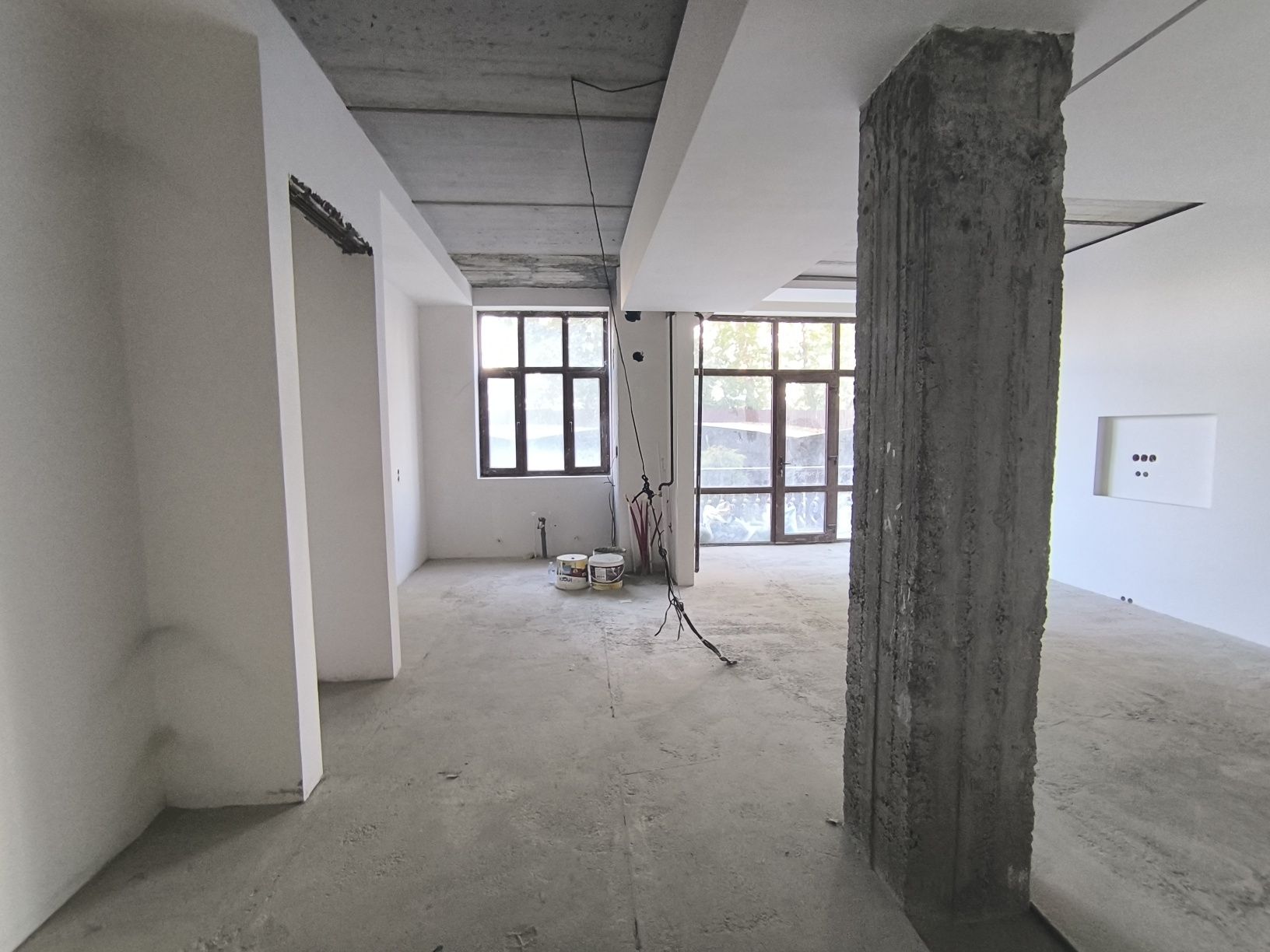 Срочно продается 2 комнатная квартира в центре. Новостройка. Кадастр е