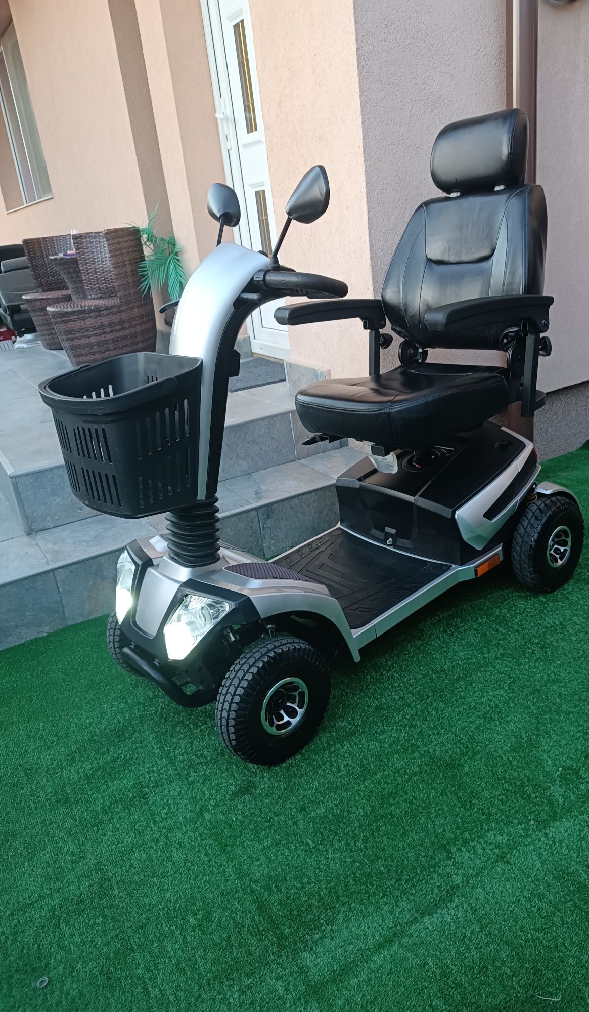 Cărut handicap scuter Dizabilitati cărucior dezabilitati  electric