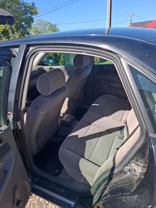 Vând  Audi A4, an 2000