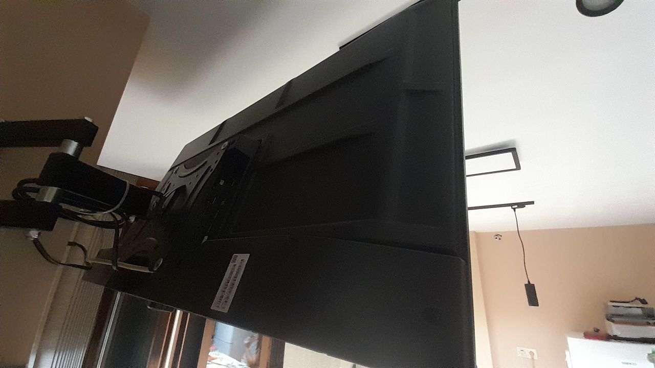Телевизор Philps 40 инча .99 см.