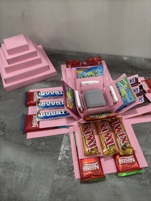 Подарочная коробка