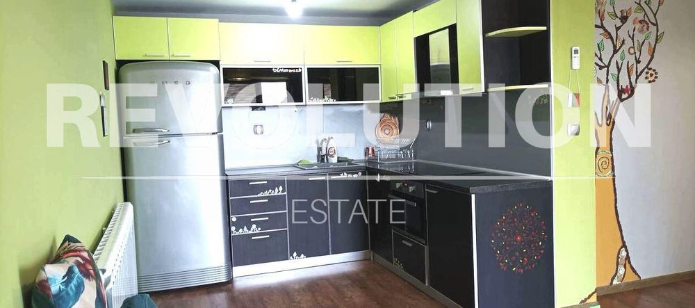 Дава се под наем Тристаен апартамент в Варна, Център - 80 кв.м за 425 € - Снимка #2