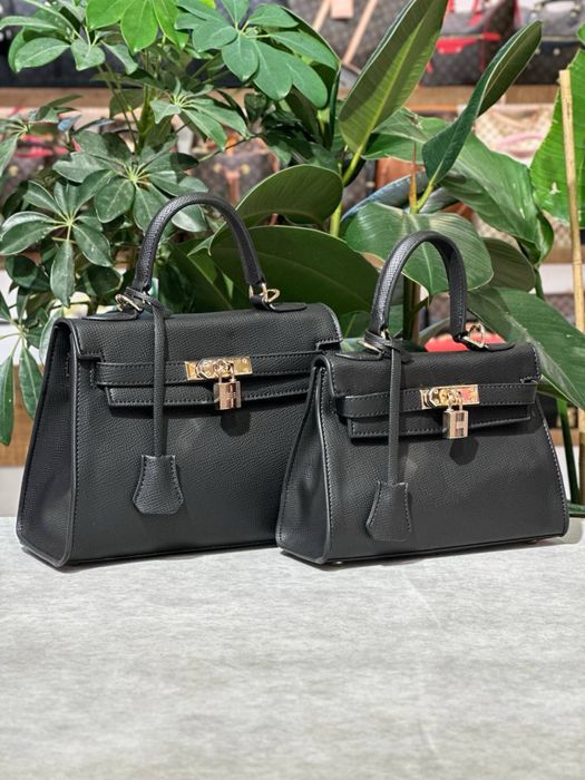 Geanta Hermes noua !!! Dimensiuni 26/21 - 22/16 !!!