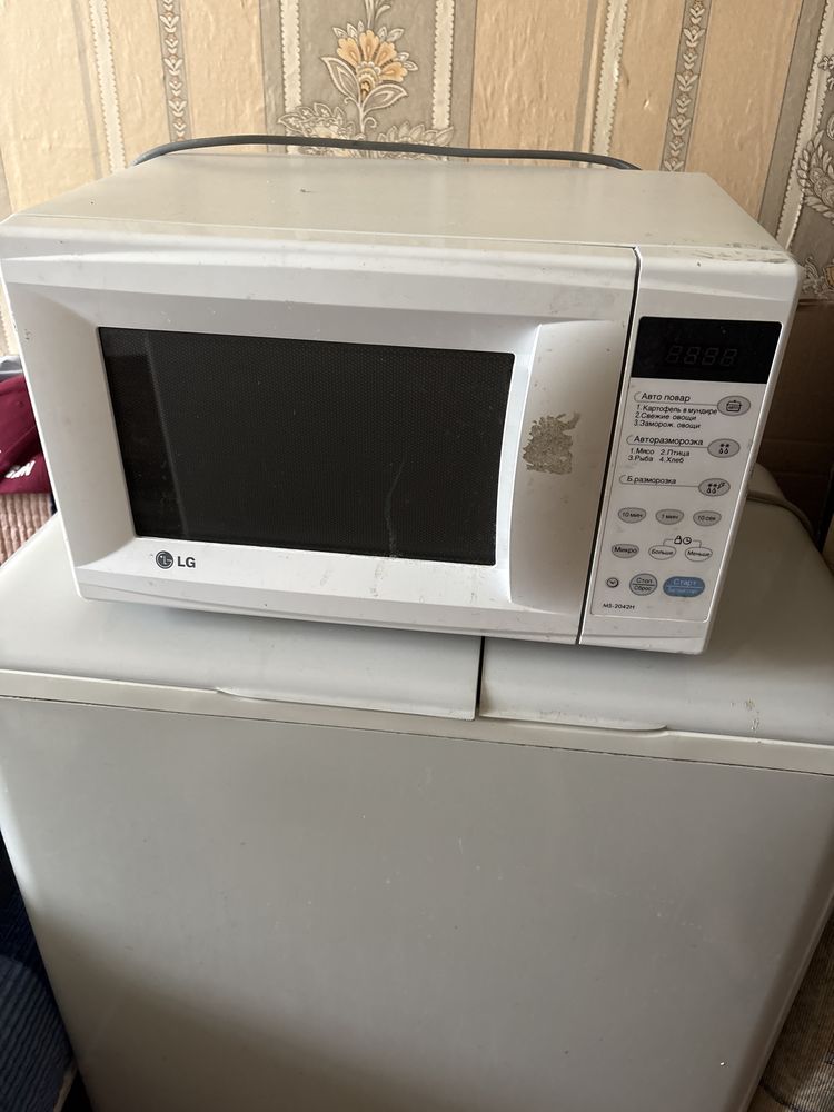 Продам микроволновую печь