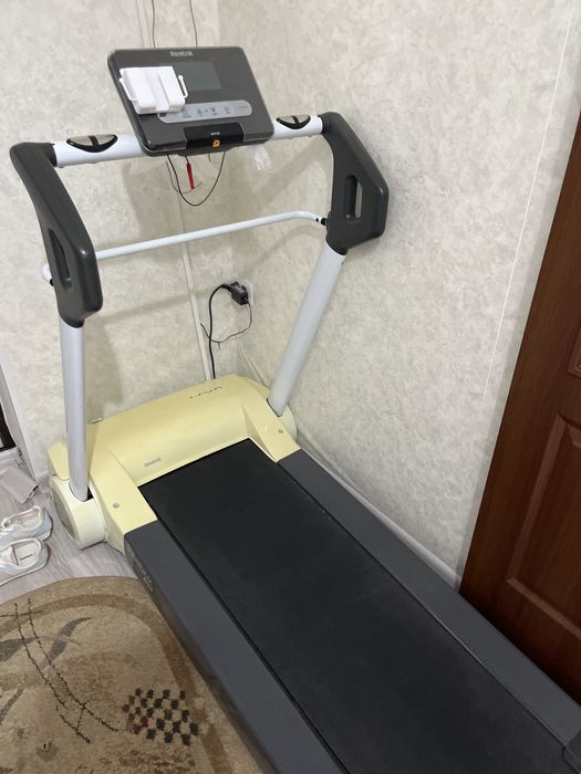 Продам беговую дорожку за 40000