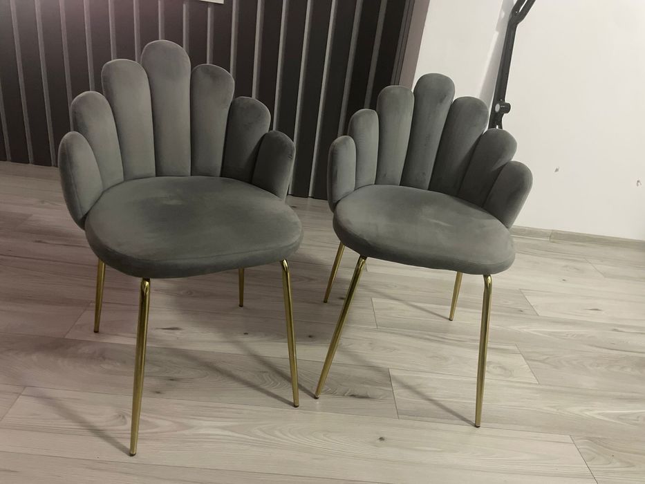 Vand 2 scaune dining