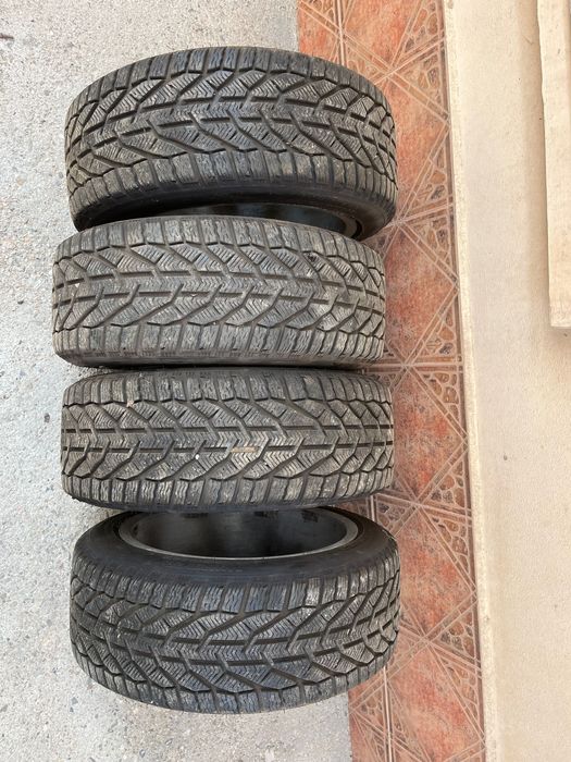 Джанти с гуми Style 44 BMW 225/45/17 Зимни