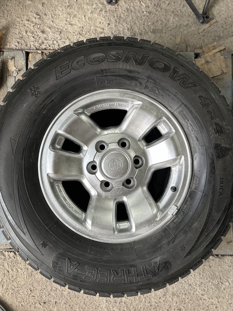 Зимняя резина с дисками 265/70/r16
