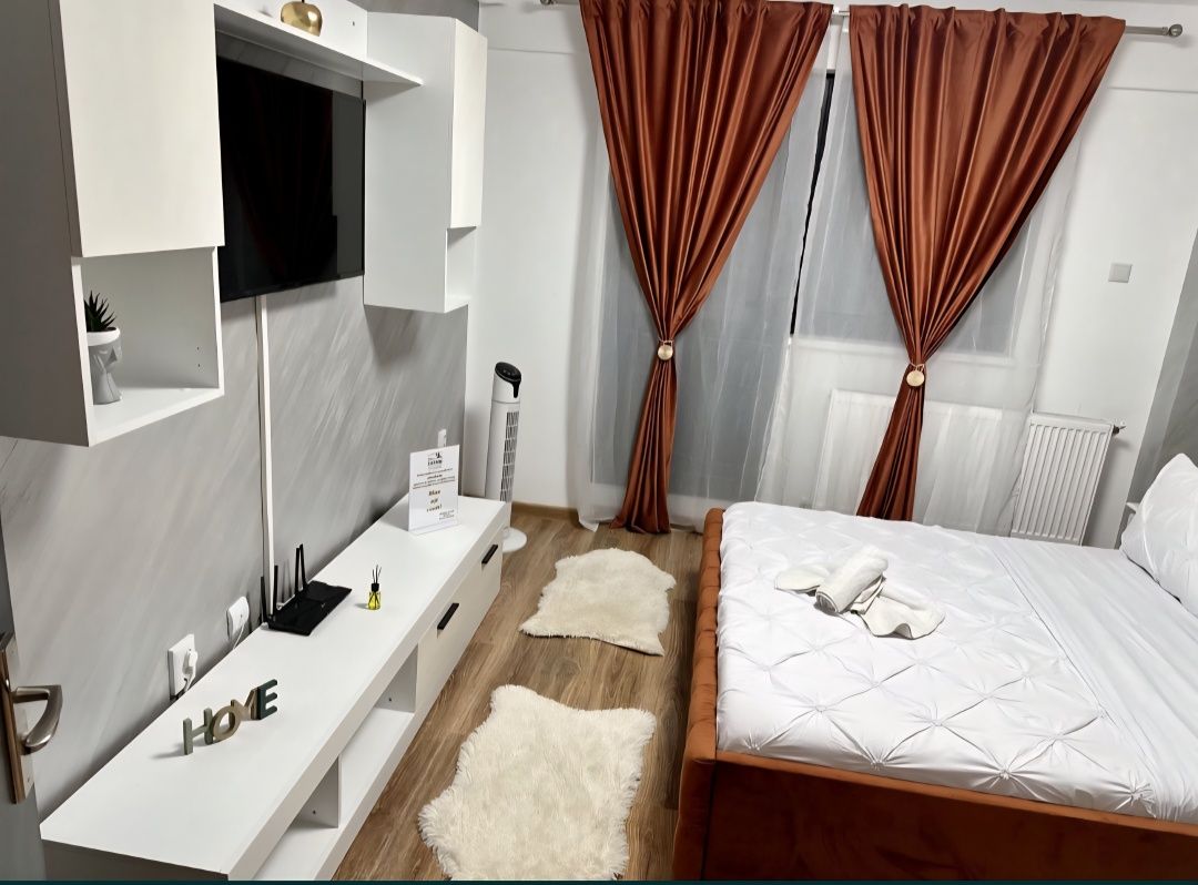Inchiriez apartament in regim hotelier
Inchiriez apartament