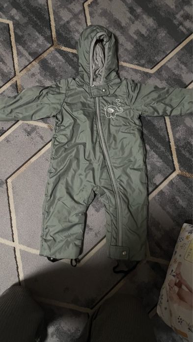 Детские комбинезон,куртка и жилетка