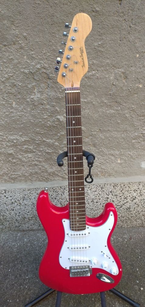 Кубе Roland китара Fender Washburn Pro Stratocaster