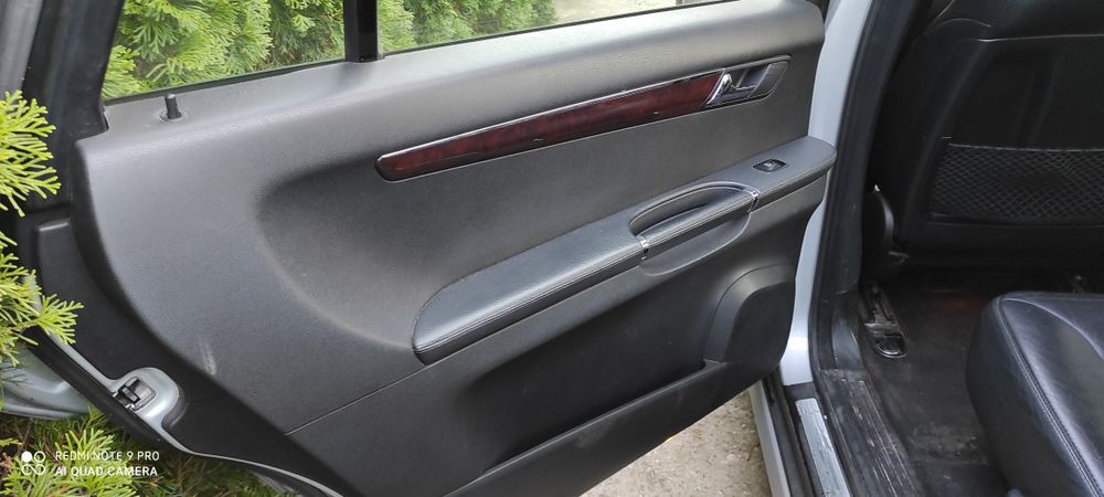 Mercedes  r 320 на части W251