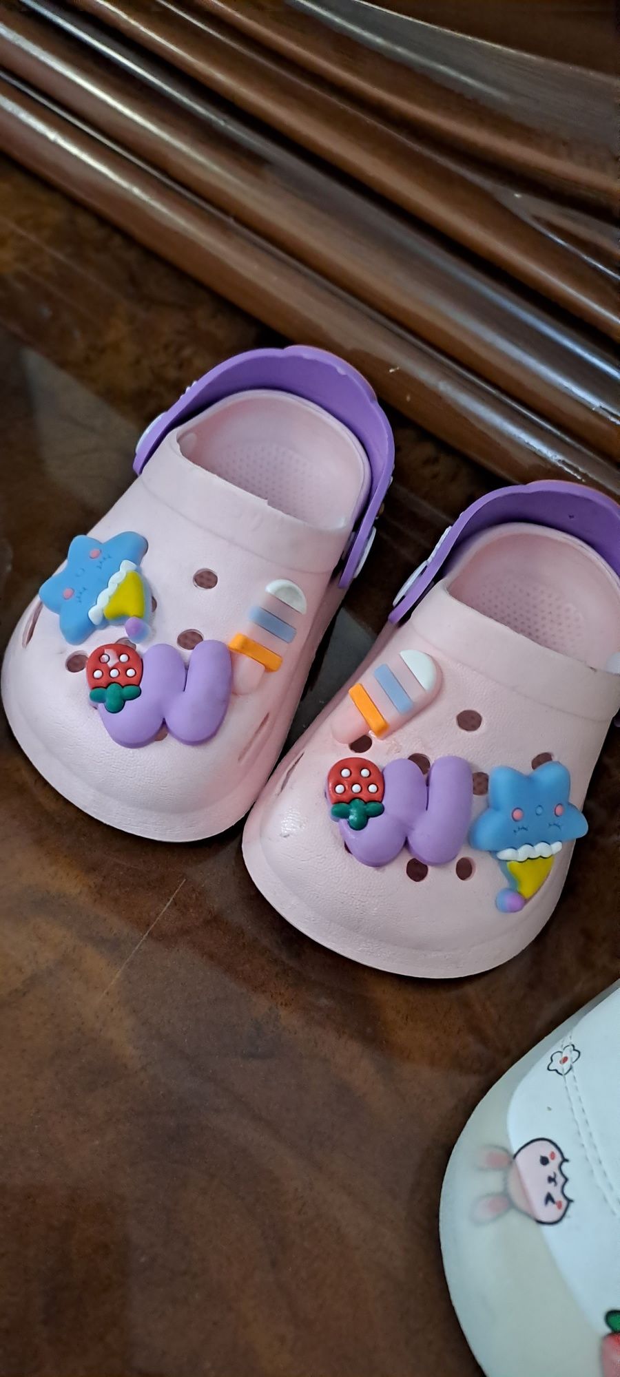 Продаётся детские обуви на 1 годик