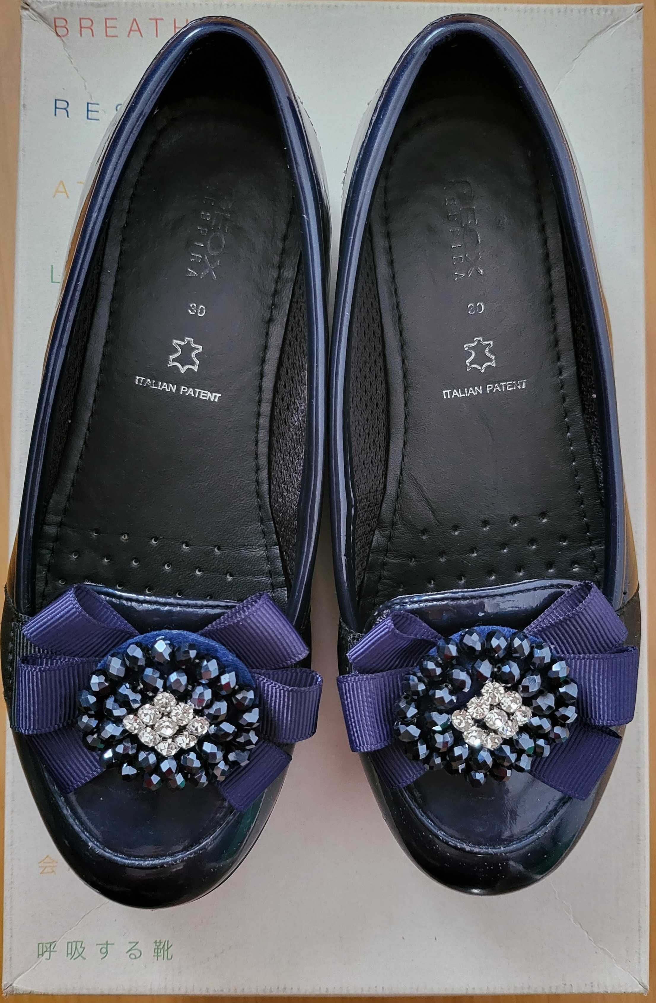 Pantofi bleumarin Geox