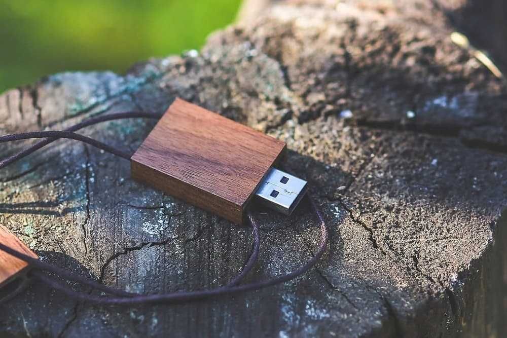Stick USB Windows 10 Pro + Office 2021 sau 2024 cu licenta Retail