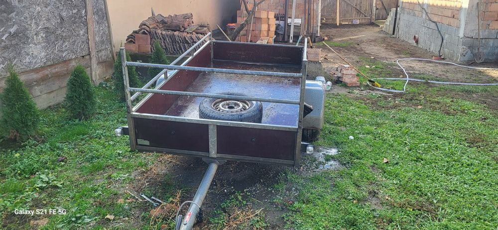 Remorcuță 750 kg dimensiuni 252x127cm