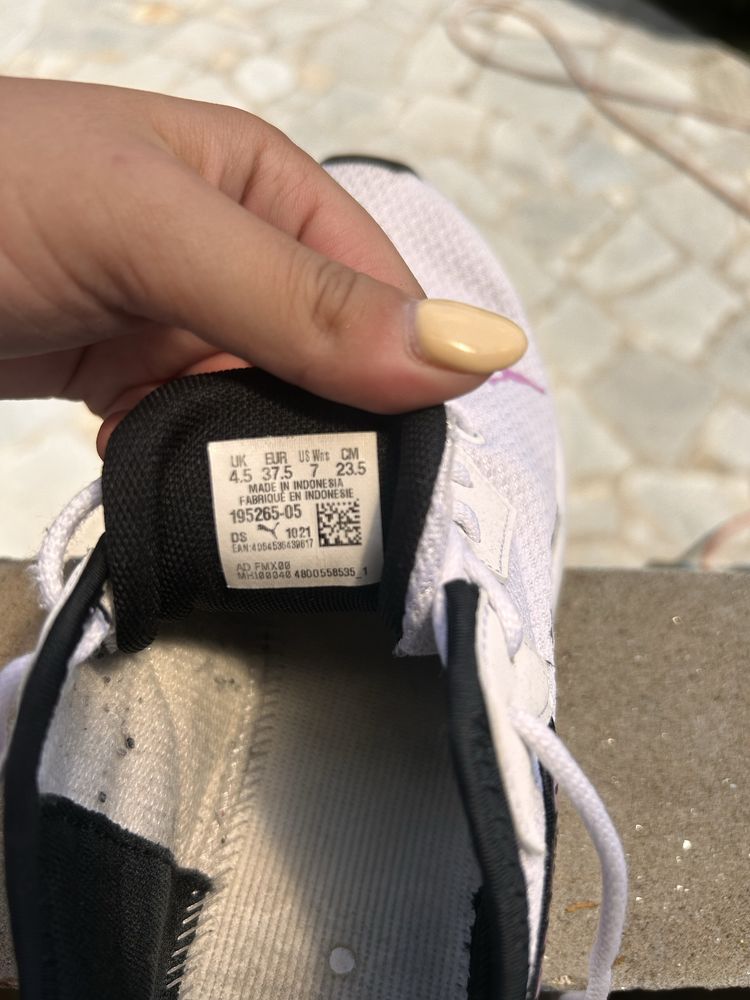 Бели маратонки-puma