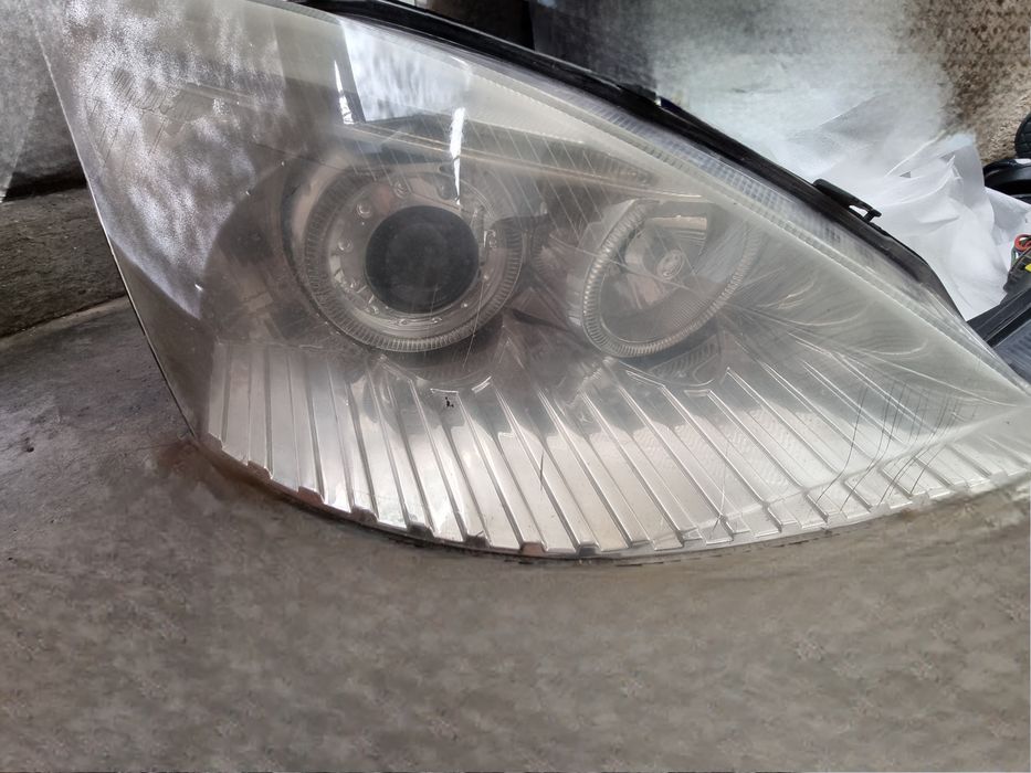 Faruri Ford focus 1 cu lupa și angel eyes