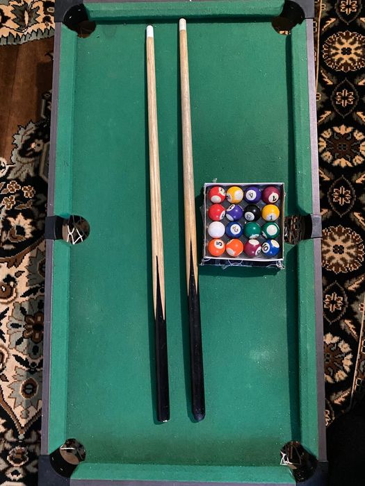 Vând mini masa de biliard,pentru copii