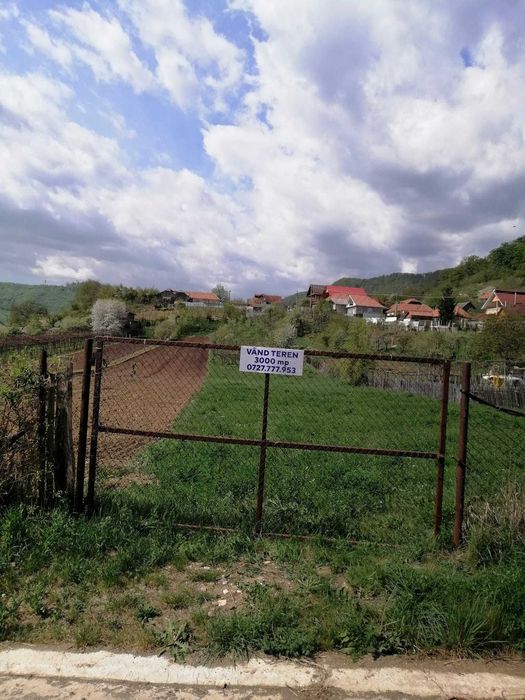 De vanzare, teren intravilan pentru casa comuna Oituz, BC