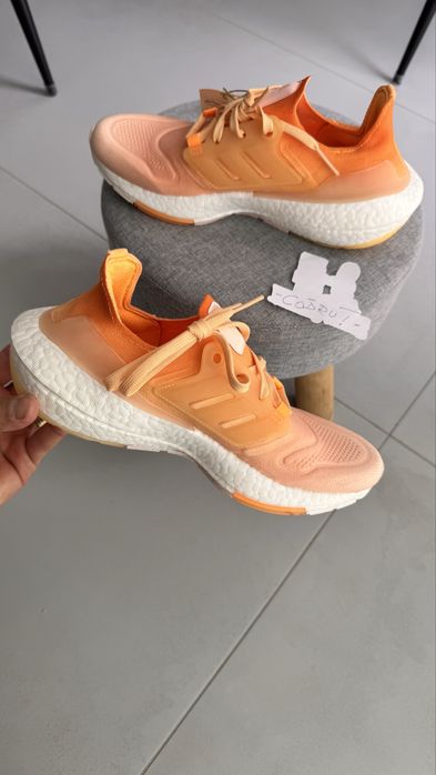 Adidas Ultraboost 22 Pulse Amber Flash