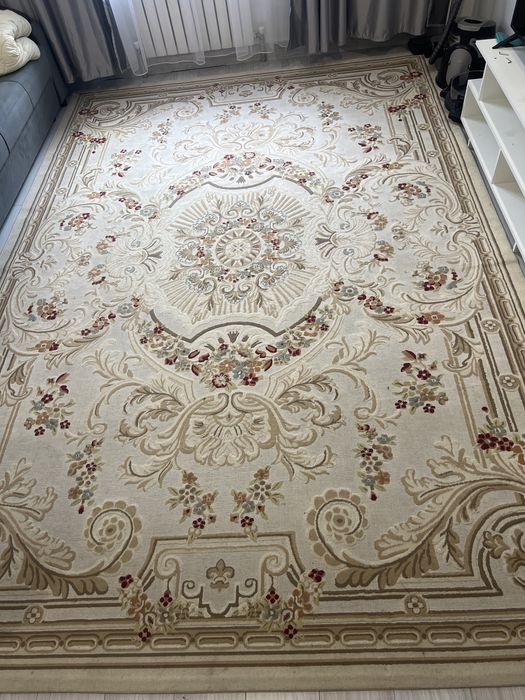 Продам два ковра 3*2 и 2 на 1*5 ресунки одинаковые.