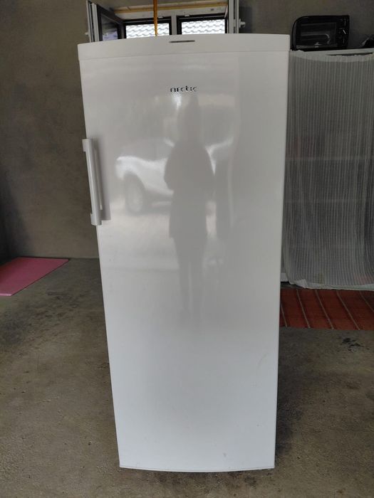 Congelator Arctic, 6 sertare, clasa energetică A, Fast Freeze XL Zone
