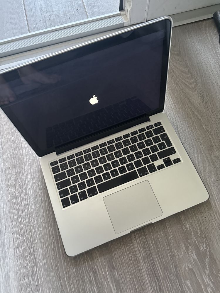 Macbook Pro 13 2015 Retina impecabil pentru recarosare / Piese