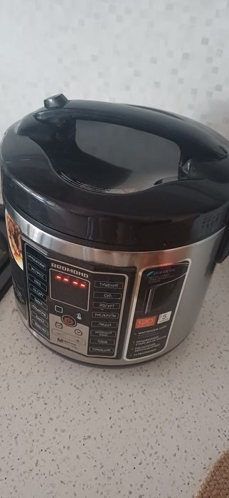 Продаю мультиварку REDMOND RMC-M252