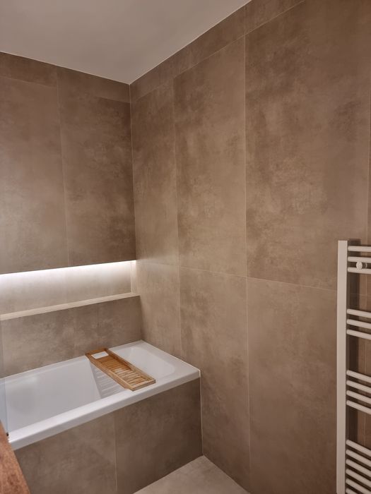 Lucrări în construcții - Zugrăveli, parchet, gresie/faianță, rigips