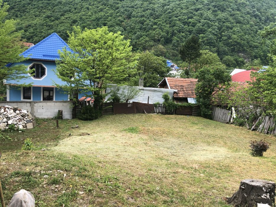 Casa+teren de vanzare