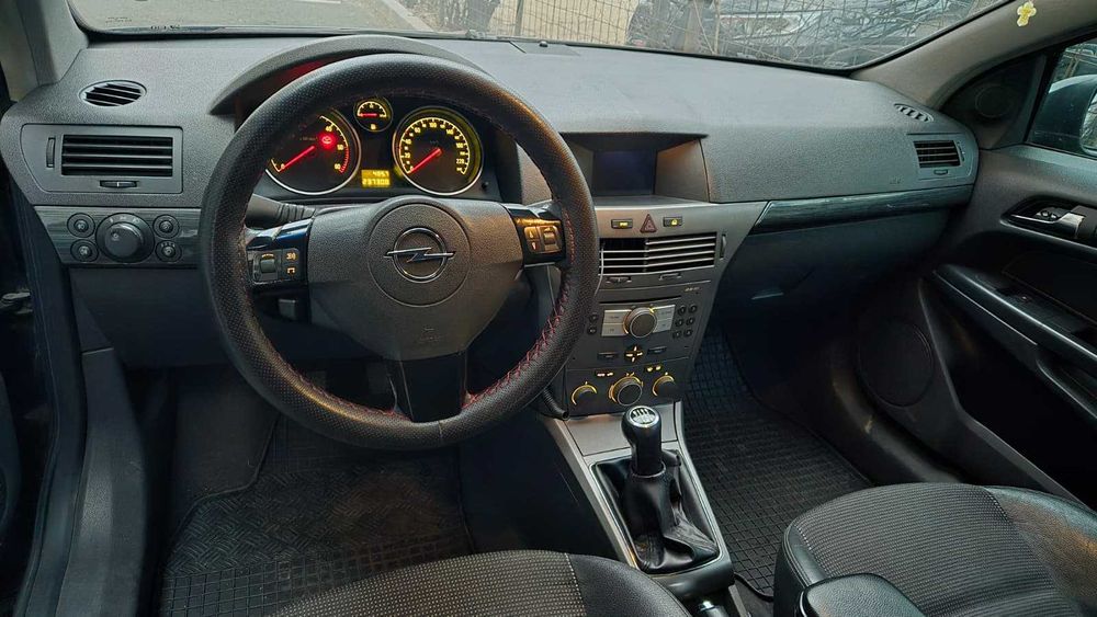 Opel Astra H GTC