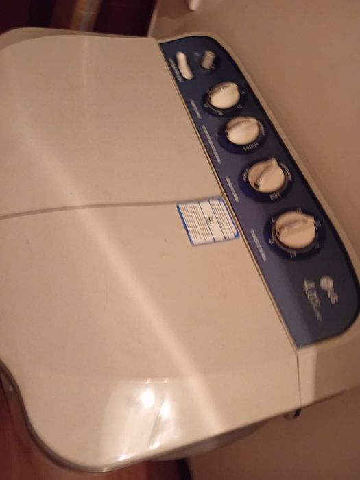 Продам стиральную машинку полуавтомат на 4 кг