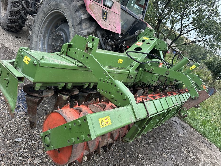 Vand freza instalatie de erbicidat si un inprastietor de ingrasaminte