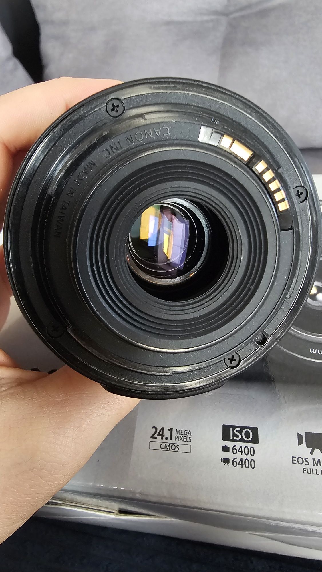 Фотоапарат Canon 2000d с два обектива