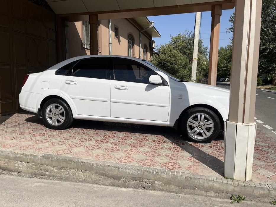 Lacetti 1.8 , 2011 2 позиция-механика, kraskasi tozza moshina,