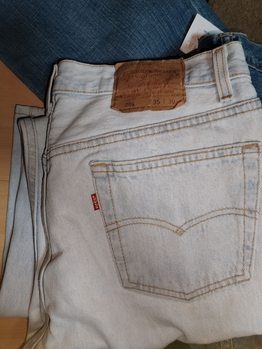 Vând blugi Levi's 501