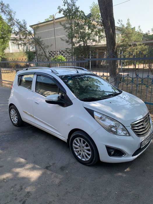 Продается спарк коробка автомат.