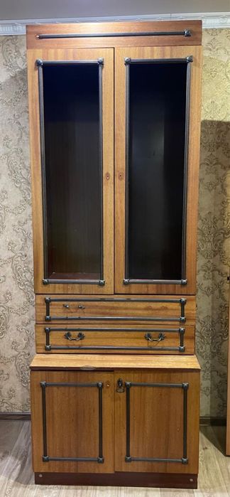 Отдам бесплатно шкаф и диван
