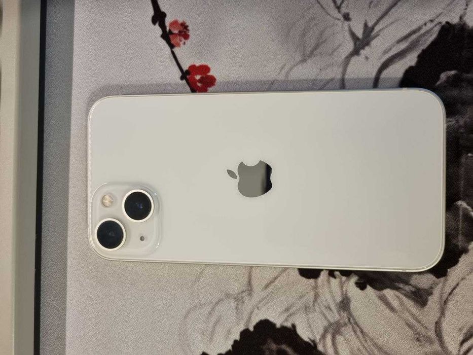 iPhone 13 4/128GB Белый