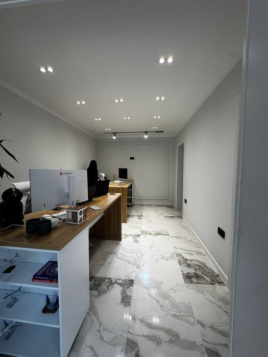 Продаётся готовый офис с арендатором. Чиланзар-8 площадь: 38 м²