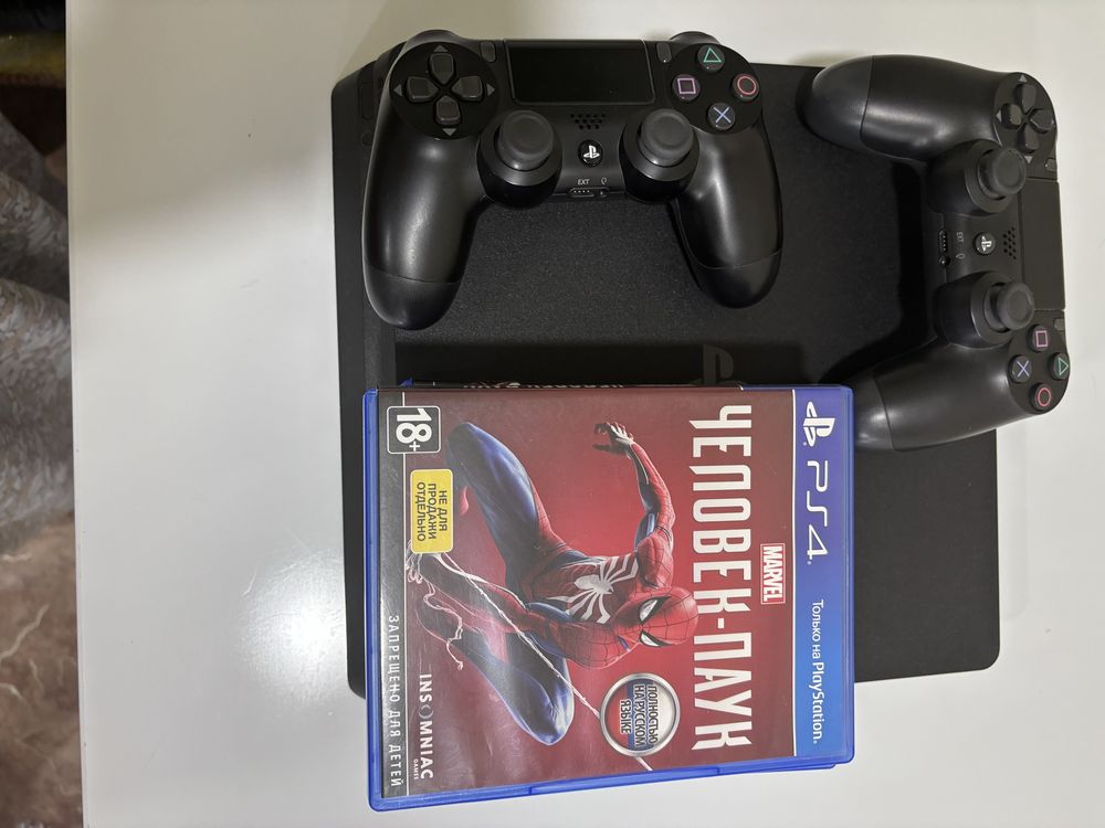 PS4 Slim в идеальном состоянии + 9 топовых игр