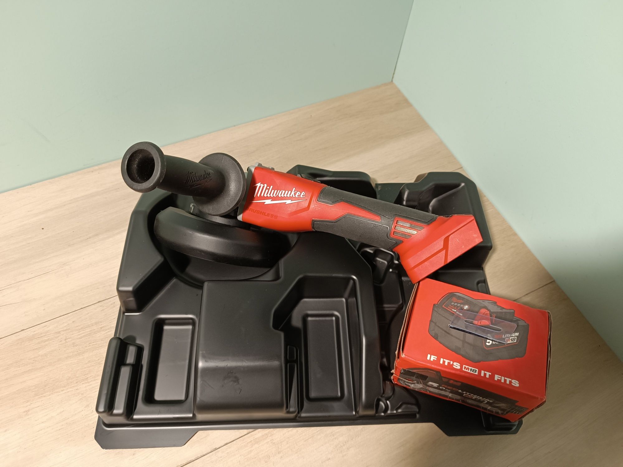 Milwaukee M18 Fuel Brushless pistol cuie