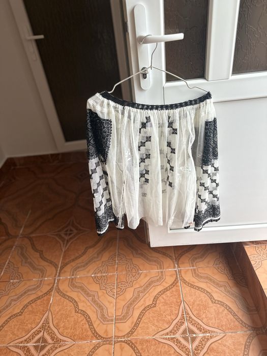 Ie traditionala superba