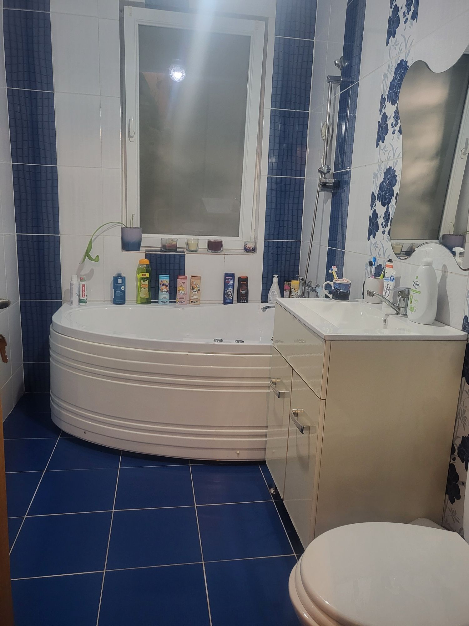 Vand apartament de 3 camere cu curte, Florești (Cluj) in zona Eroilor