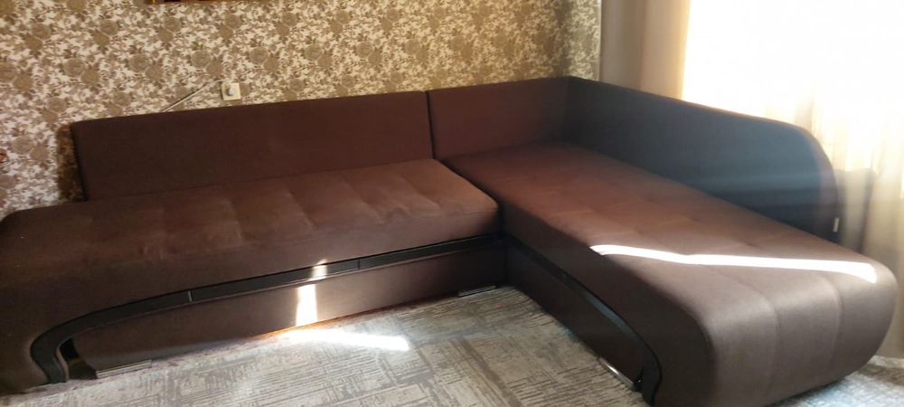 Продам диван срочно