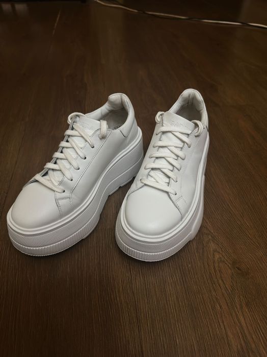 Обувки Badura като чисто нови