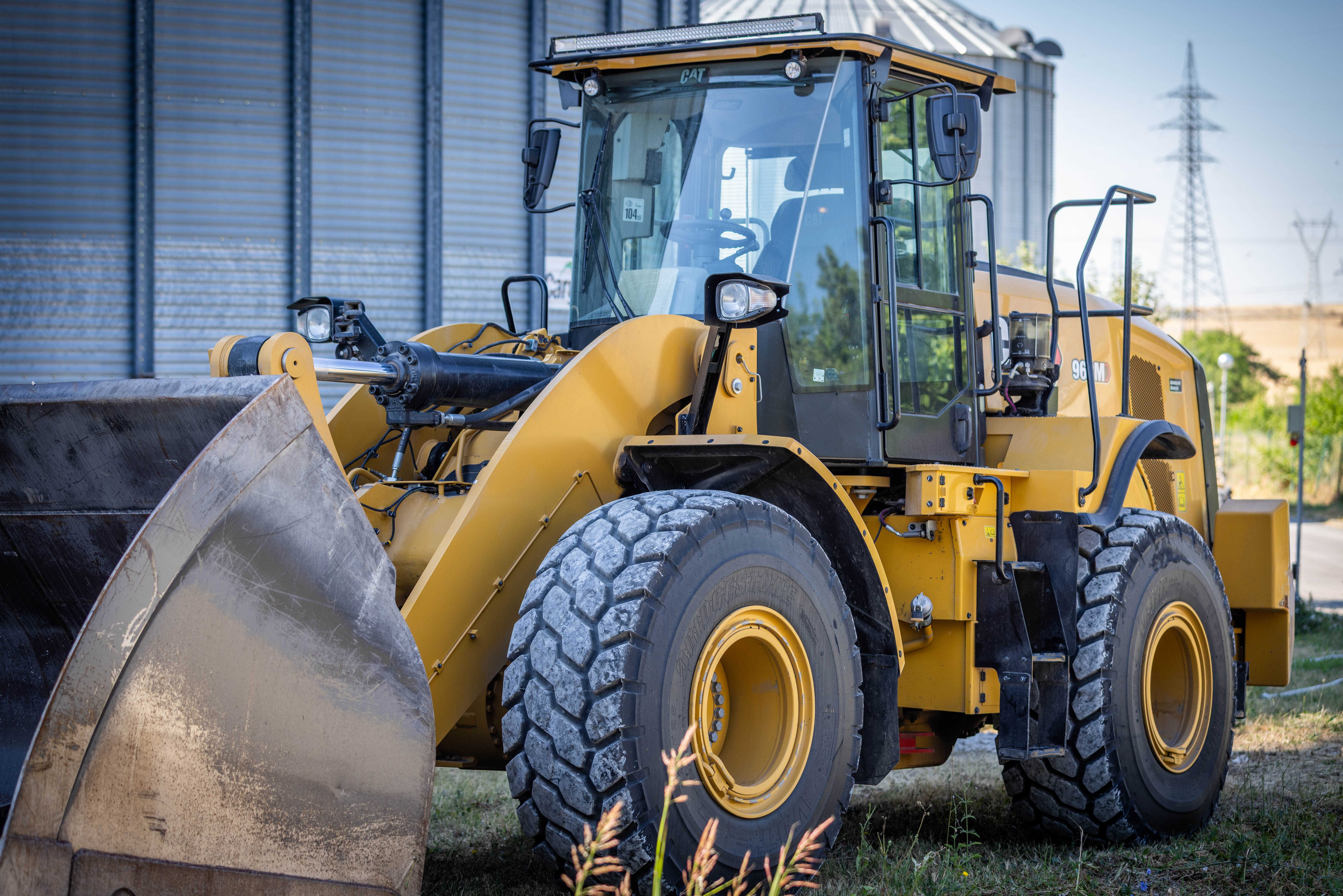 Челен товарач Cat 962M 2022