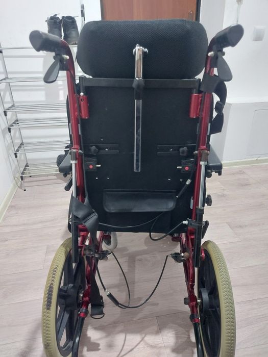Продам инвалидную коляску