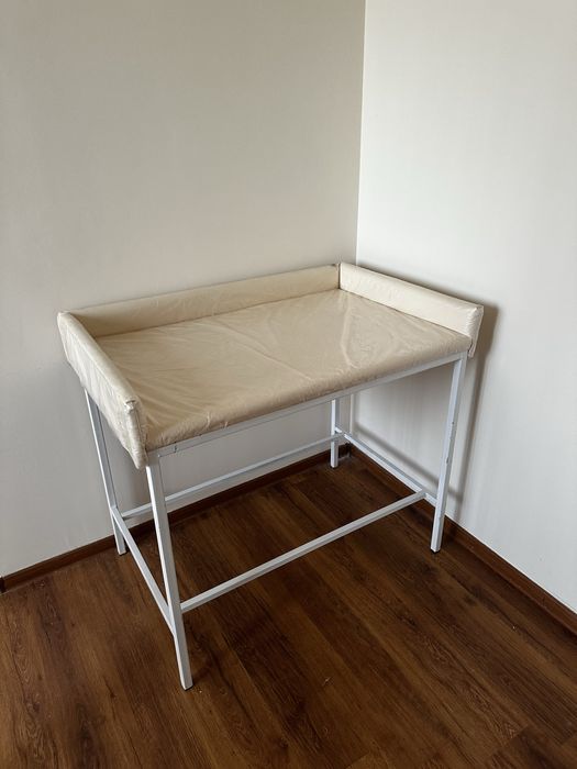 Med mebellar sotiladi, hammasini xolati zoor, narxi rasmni oxirida.